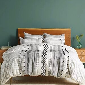 ANTHROPOLOGIE Queen Duvet Cover with Down insert